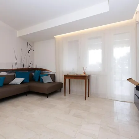 Apartment Desenzanoloft Official Partner Marriott Homes & - Imperium *